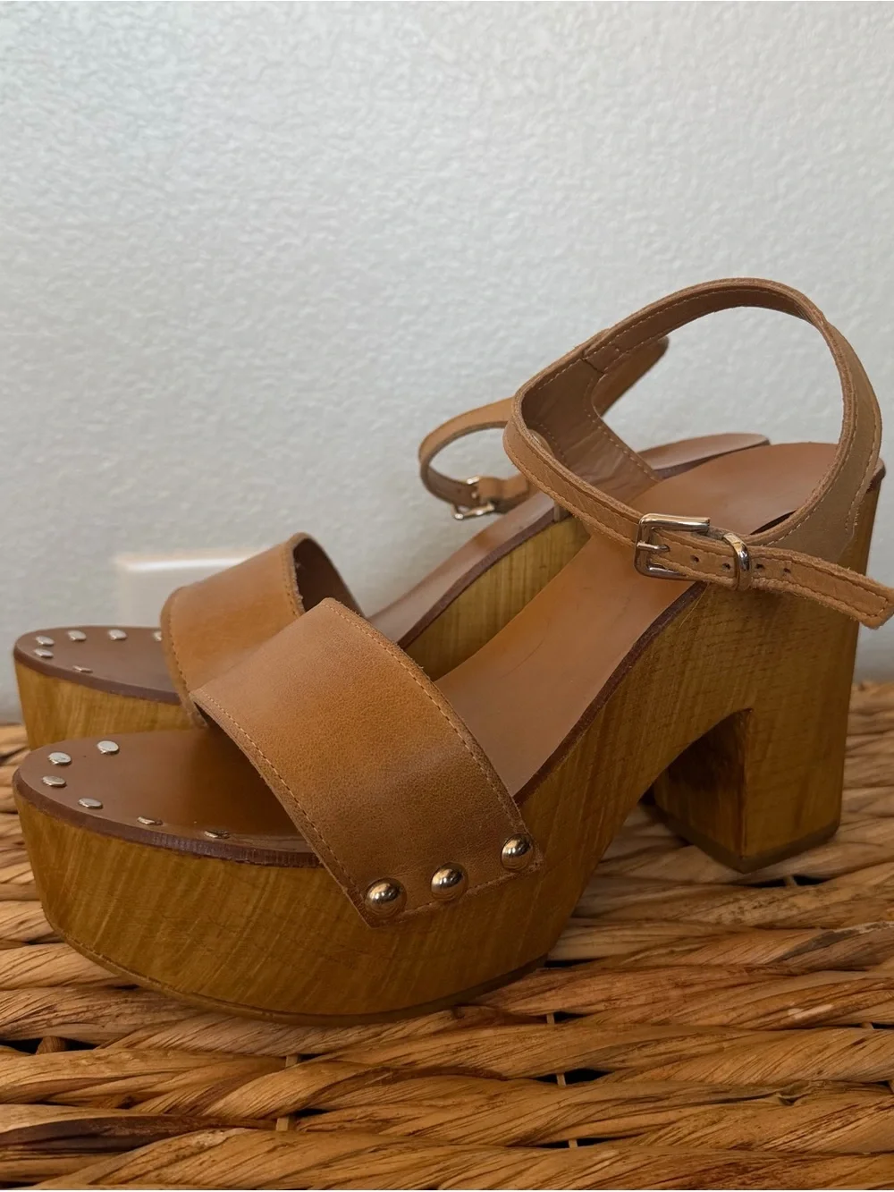 Tan Leather Studded Wood Platform Clog Sandals Size 40 Boho 70s
